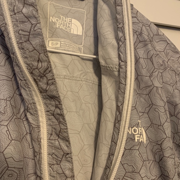 The North Face Lightweight Jacket - Picture 2 of 5